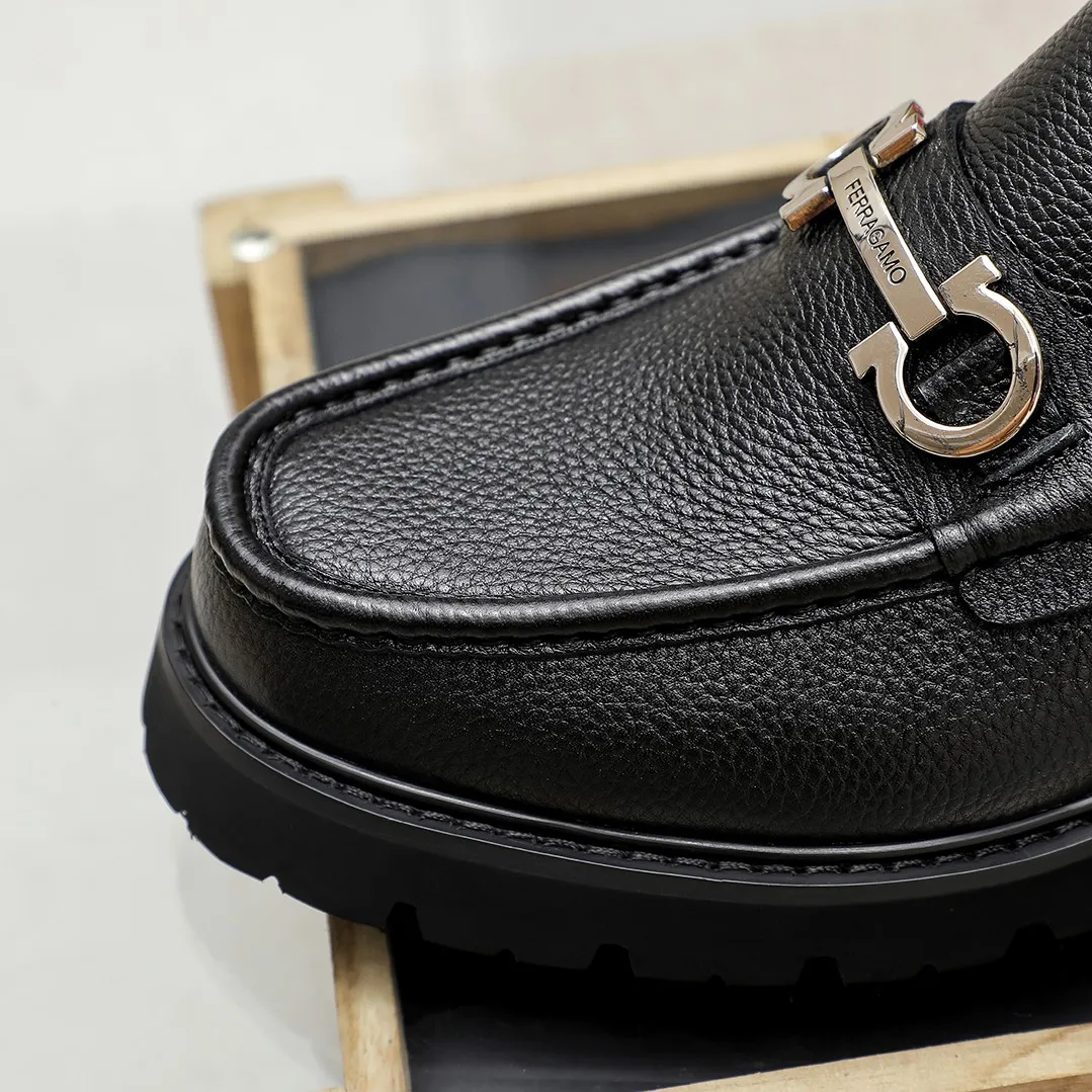 Men's shoes 💰460 🔥Ferragamo's new men's casual slip-on shoes🇨🇳Official website original 1:1 mold, original quality💯Fine workmanship, high-end luxury☘The upper is made of imported Italian first-layer cowhide🌴🐂Leather lining🍓Rubber wear-resistant and non-slip outsole, breathable and comfortable to wear🍍The first choice for high-grade men🍉3 colors available! Code number 38-45……
